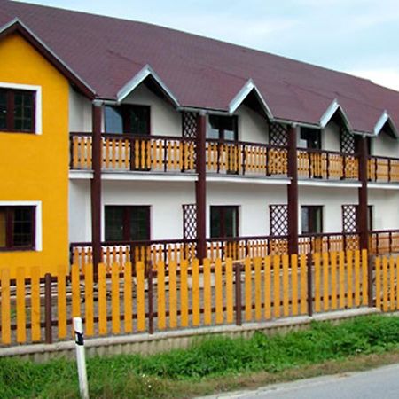 Motel Pod Stromisom Vlachovo Extérieur photo
